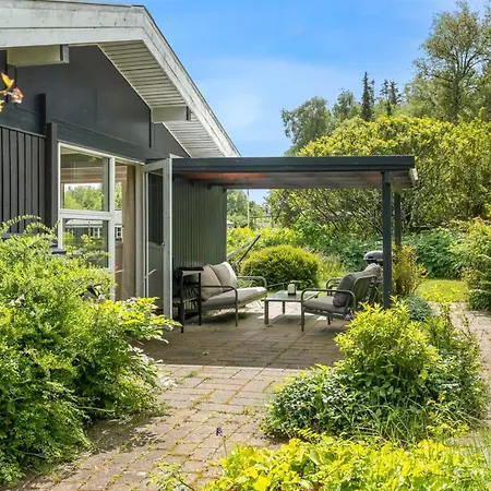 Vangel - 350m From The Sea By Interhome Hals