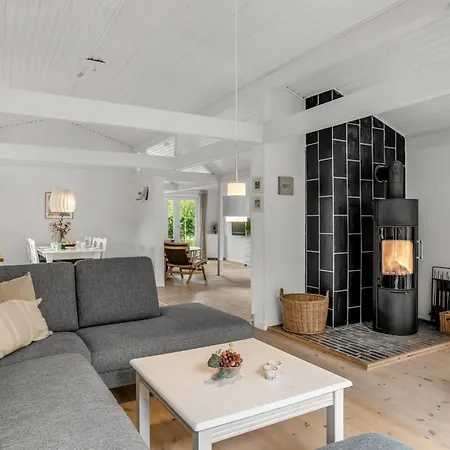 Feriehus Vangel - 350m From The Sea By Interhome Hals